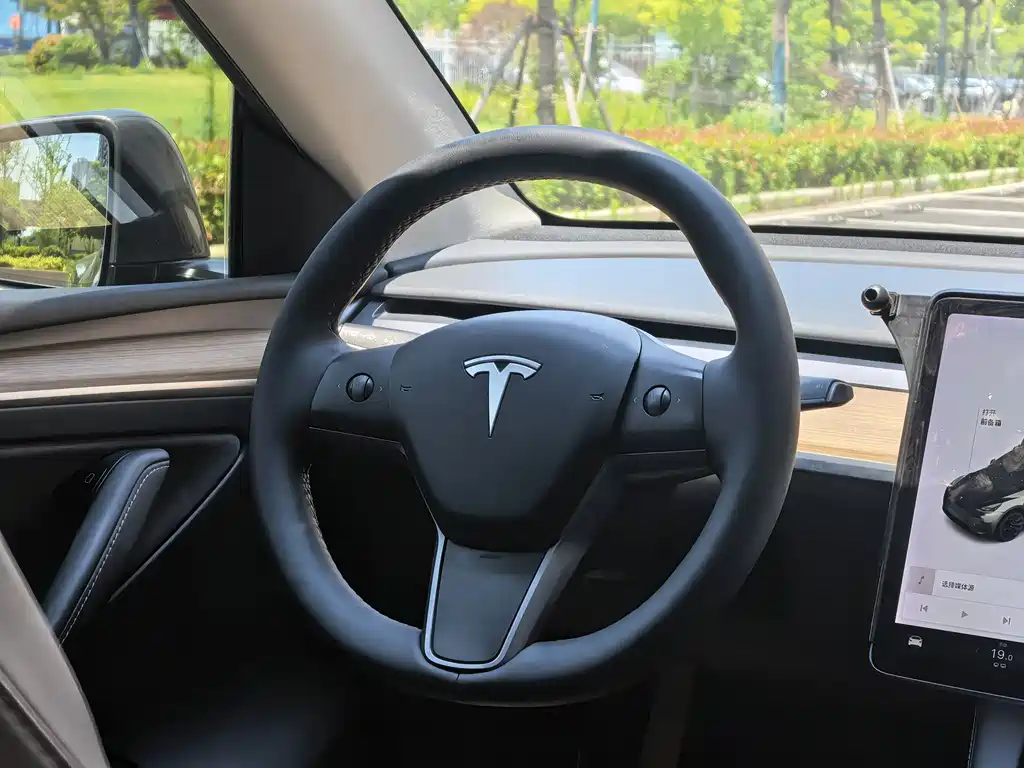 Tesla Model Y 2021 — фото 17