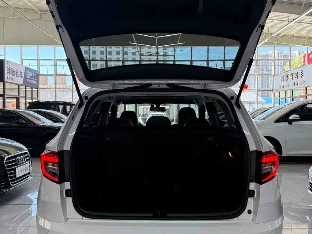 Skoda Karoq 2023 — фото 20
