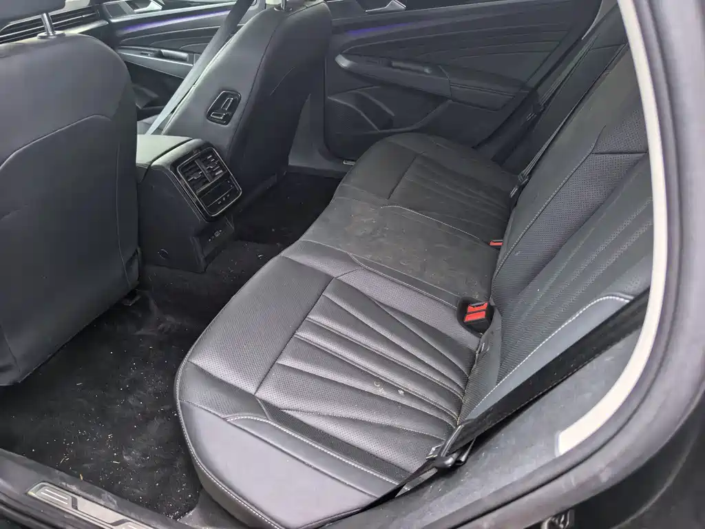 Volkswagen Passat 2025