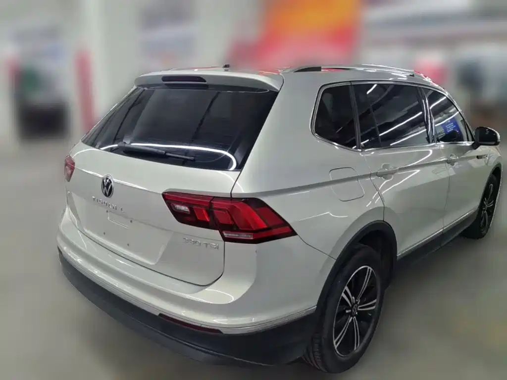 Volkswagen Tiguan L 2021 — фото 12