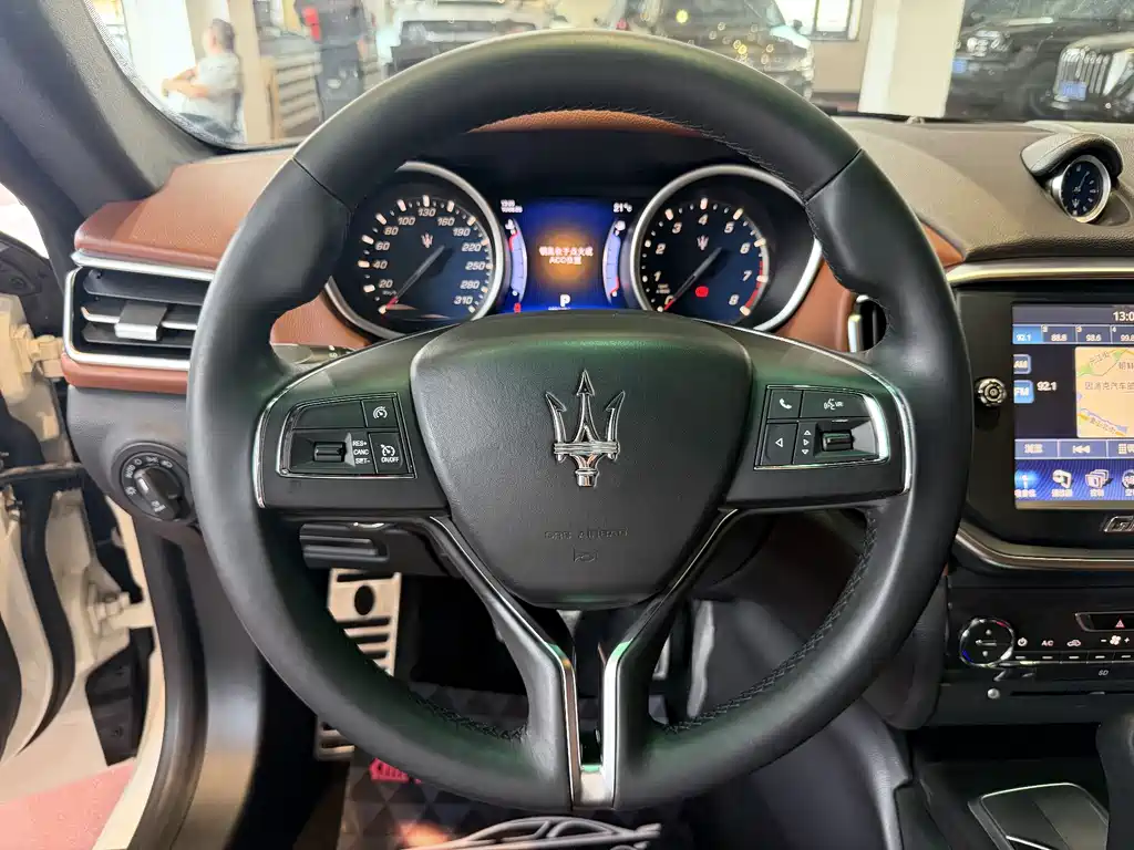 Maserati Ghibli 2014 — фото 6