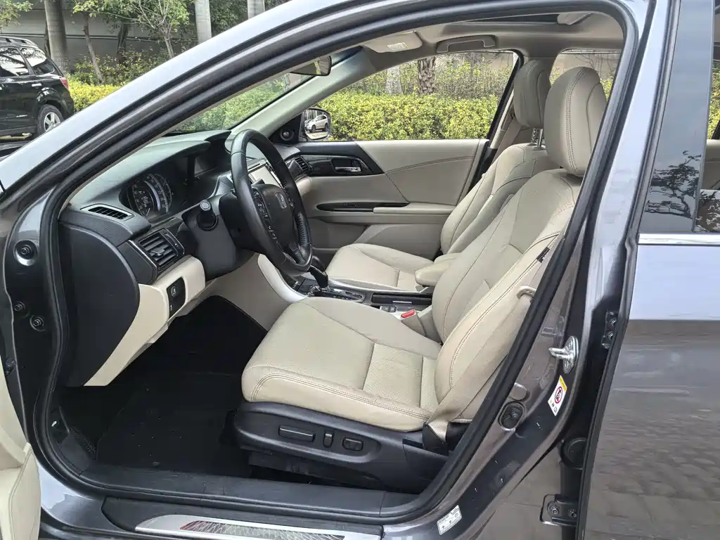 Honda Accord 2014 — фото 11