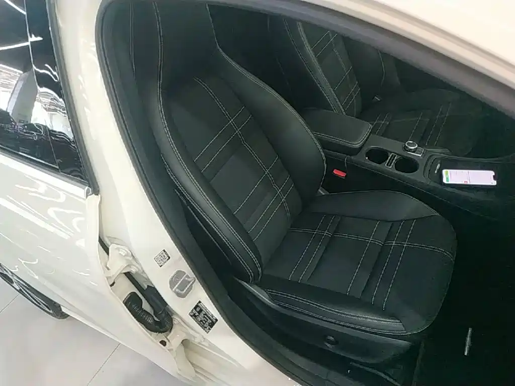 Mercedes-Benz A-Class 2015 — фото 25
