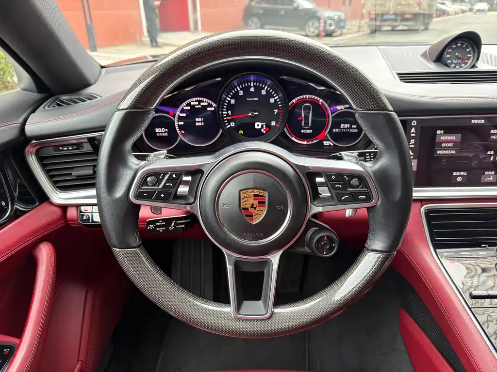 Porsche Panamera 2019 — фото 9
