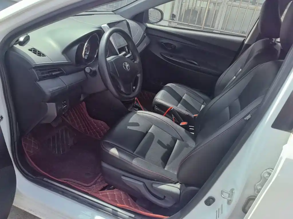 Toyota Yaris L 2019 — фото 15
