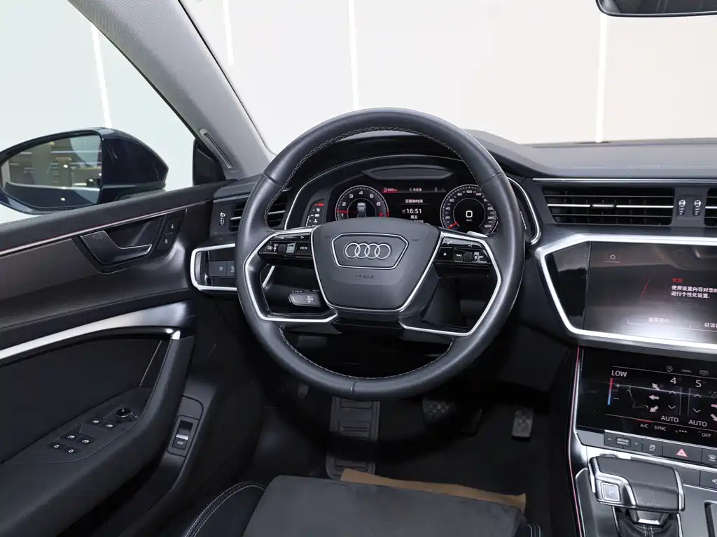 Audi A7L 2024 — фото 30
