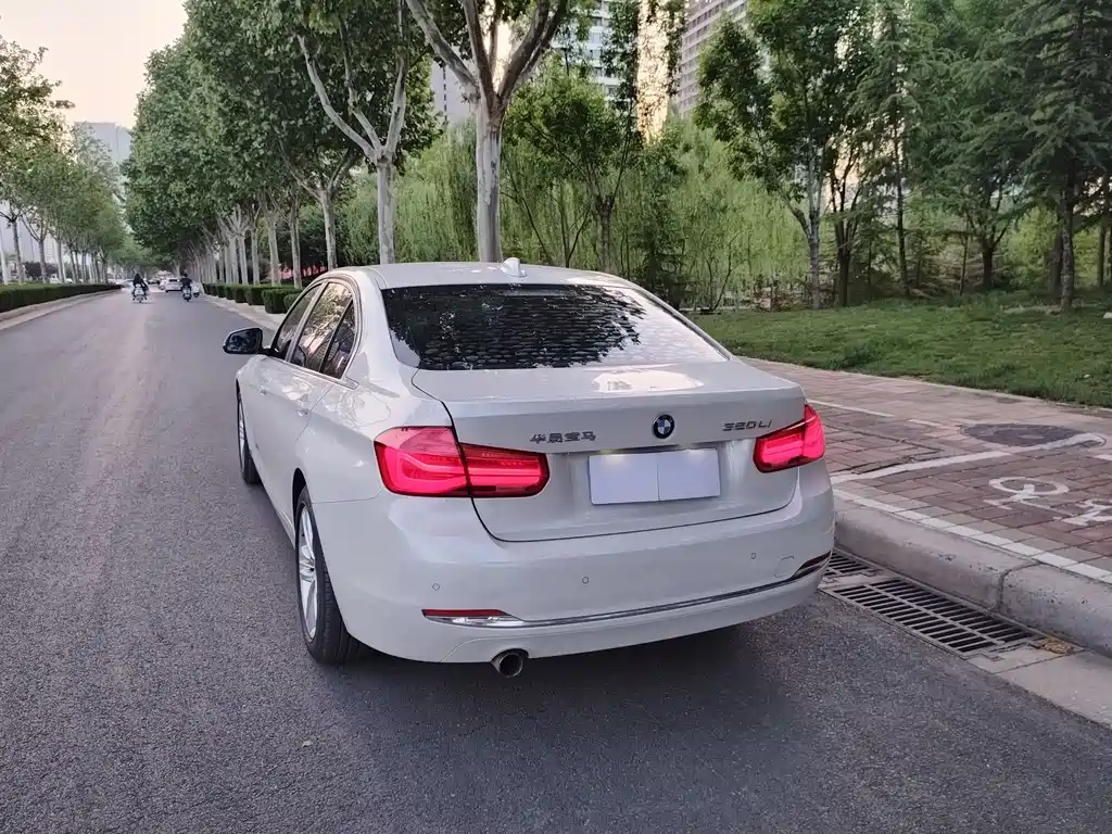 BMW 3 Series 2016 — фото 11