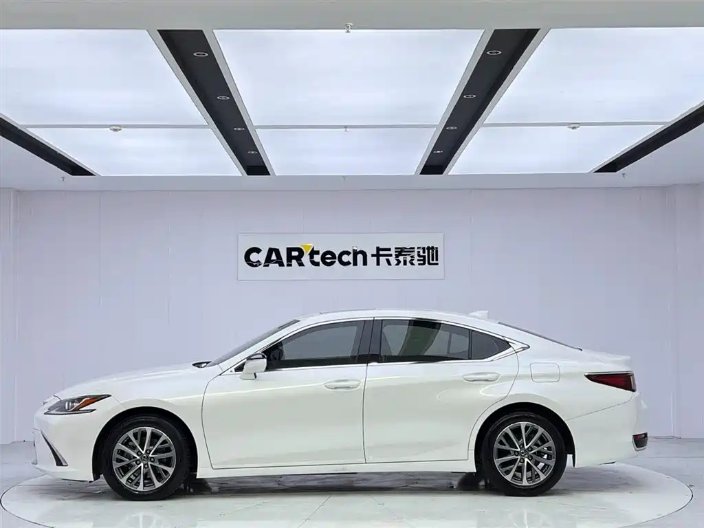 Lexus ES 2024 — фото 2