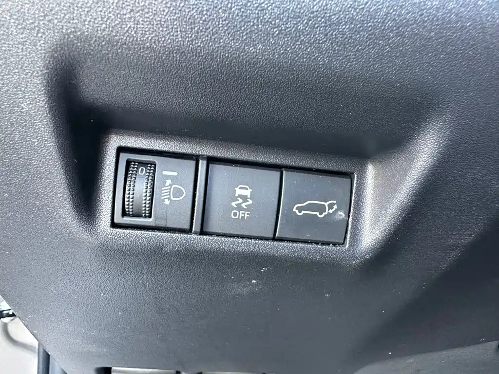 Toyota RAV4 2026 — фото 12