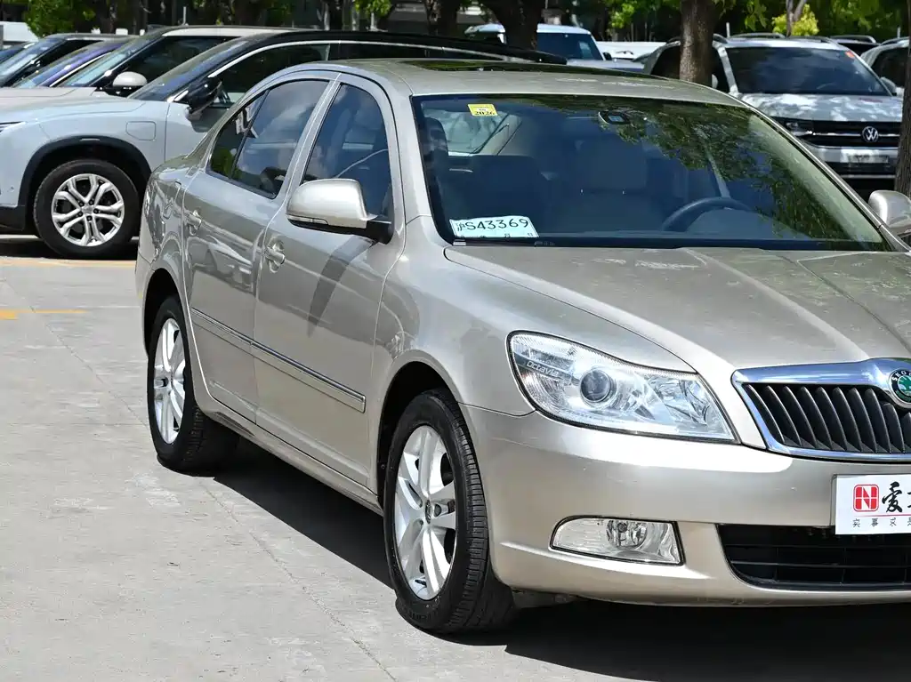 Skoda Octavia 2013 — фото 10