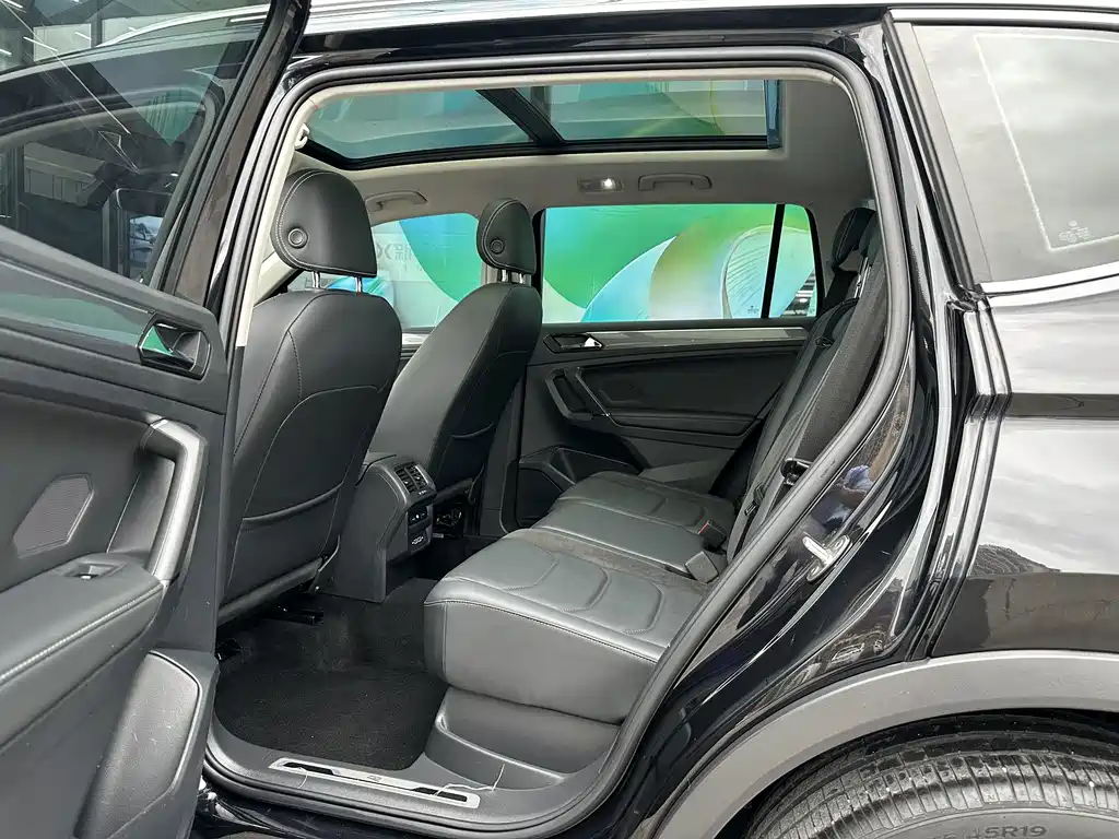 Volkswagen Tiguan L 2021 — фото 16