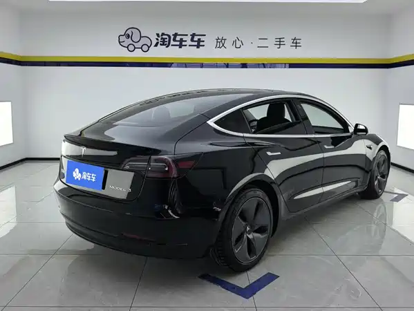 Tesla Model 3 2020
