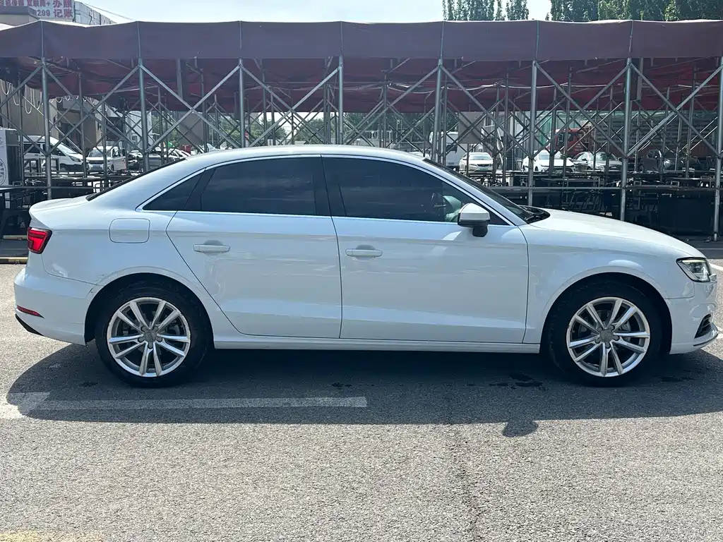 Audi A3 2018 — фото 7