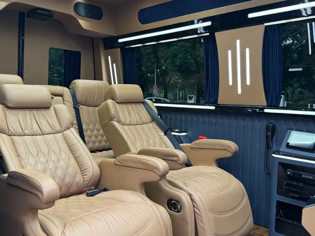 Mercedes-Benz Sprinter 2018 — фото 17