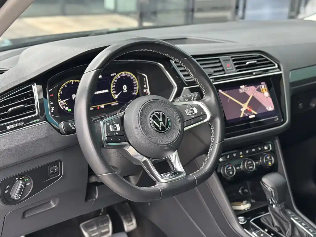 Volkswagen Tiguan L 2021 — фото 14
