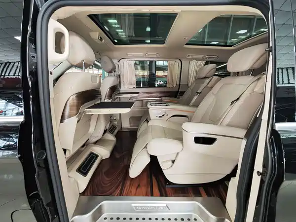Mercedes-Benz V-Class 2023