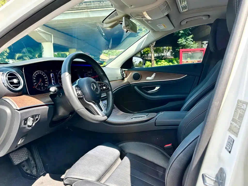 Mercedes-Benz E-Class 2019 — фото 9