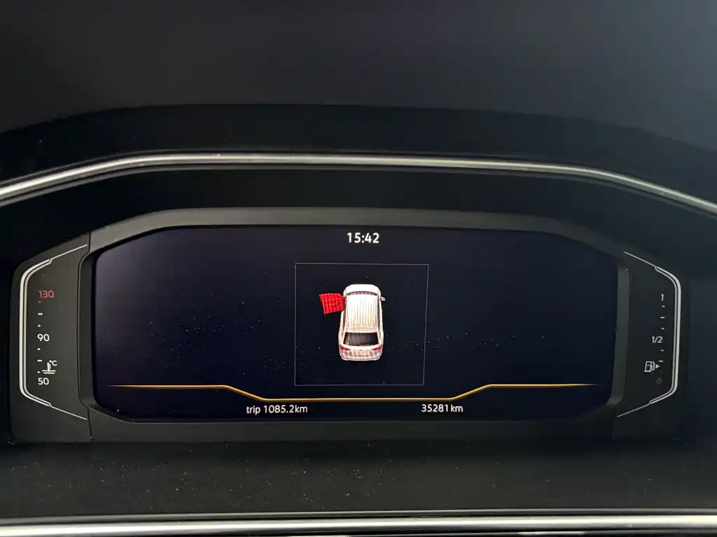 Volkswagen Tiguan L 2023 — фото 12