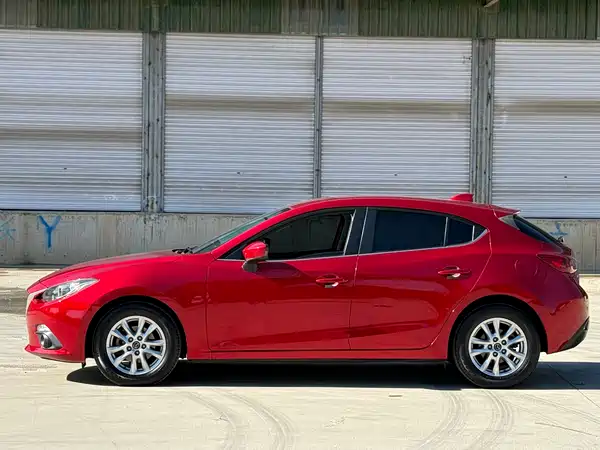 Mazda 3 Axela 2016