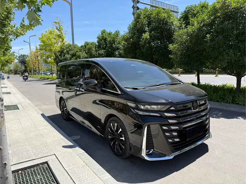 Toyota Vellfire 2025 — фото 3
