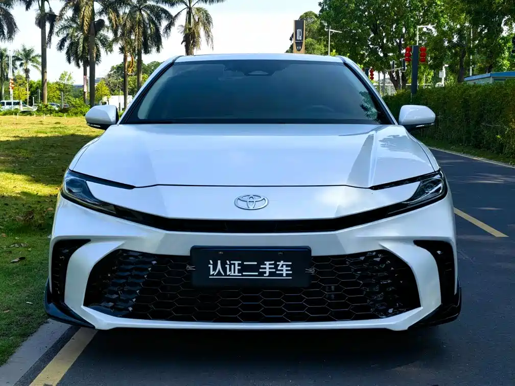Toyota Camry 2026 — фото 2