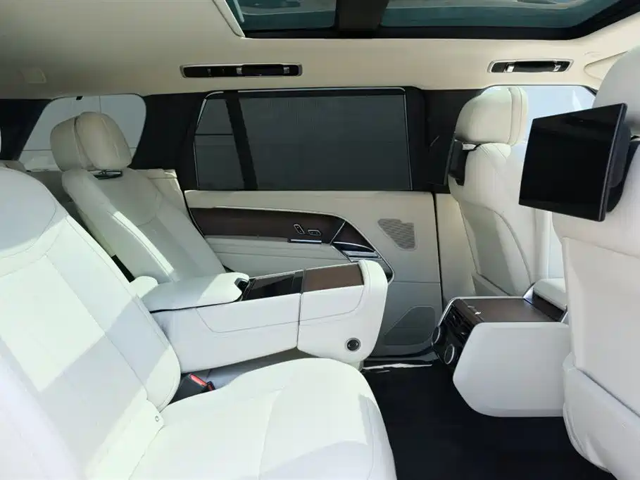 Land Rover Range Rover 2024 — фото 16