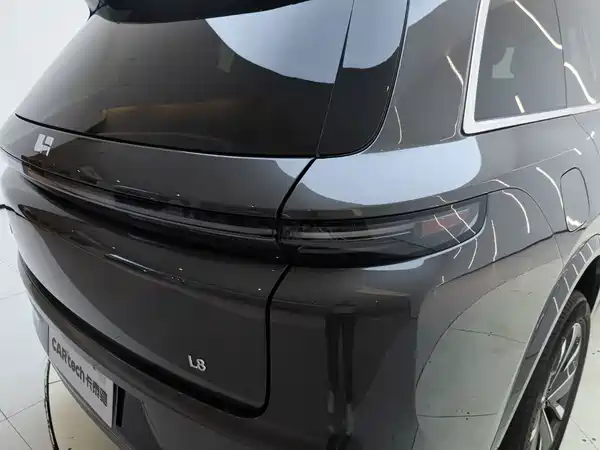 Li Auto L8 2025