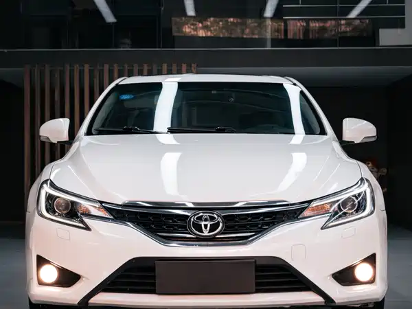 Toyota Reiz 2013