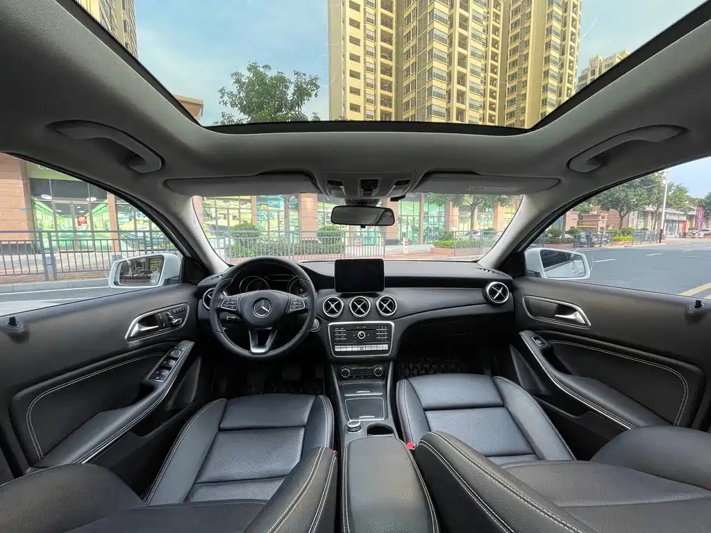 Mercedes-Benz GLA 2018 — фото 15