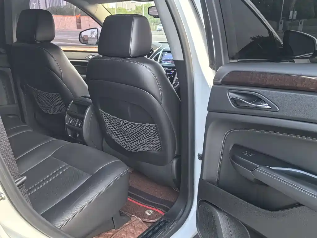 Cadillac SRX 2016 — фото 14