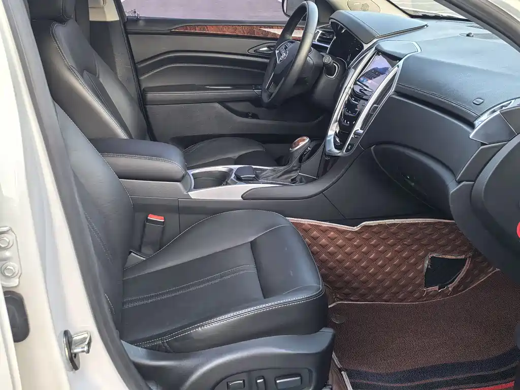 Cadillac SRX 2016 — фото 13