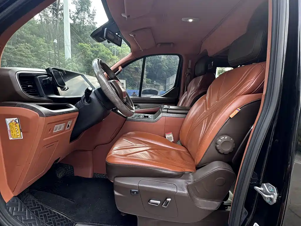 Ford Tourneo 2023 — фото 4