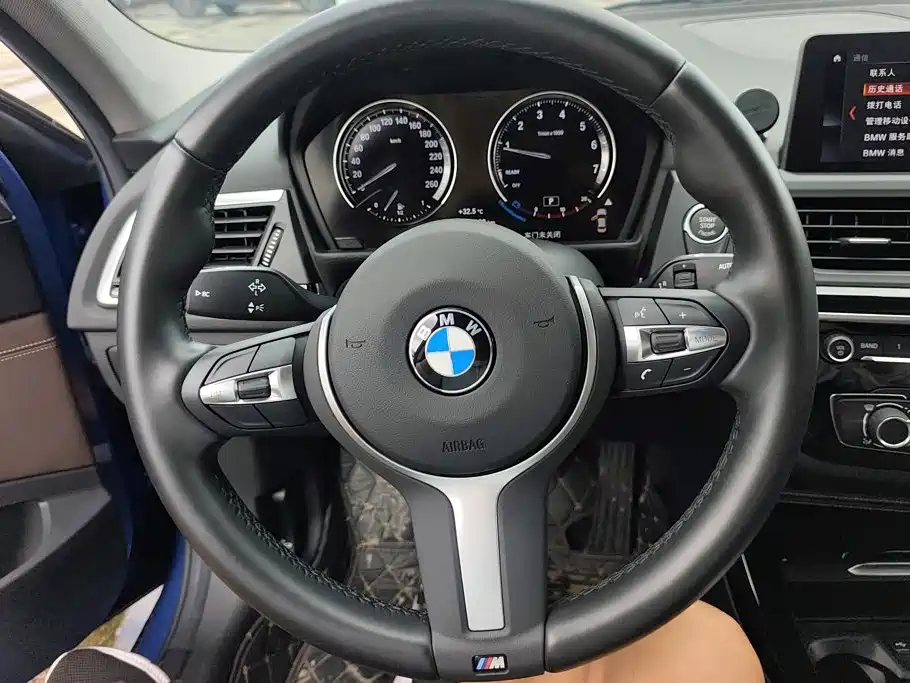BMW 1 Series 2019 — фото 15
