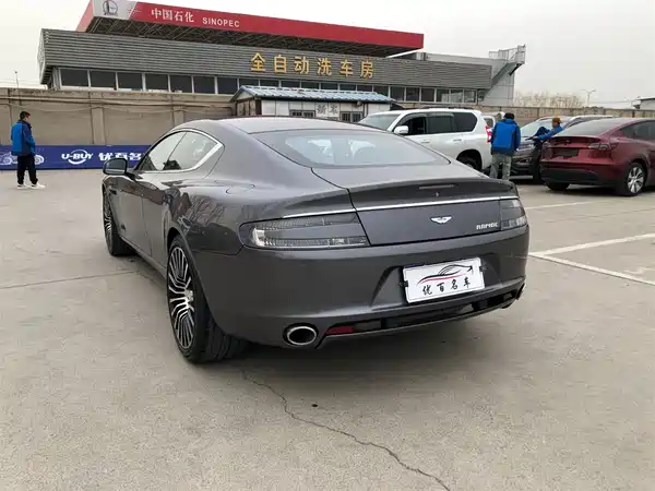 Aston Martin Rapide 2010