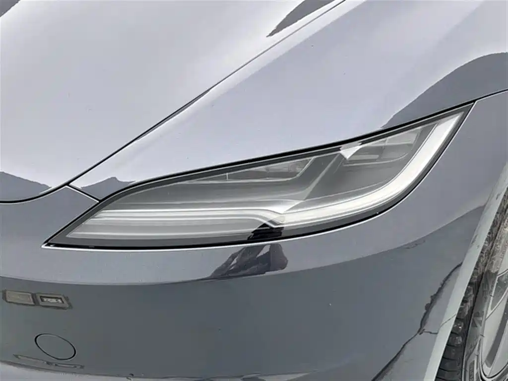Tesla Model 3 2025 — фото 9