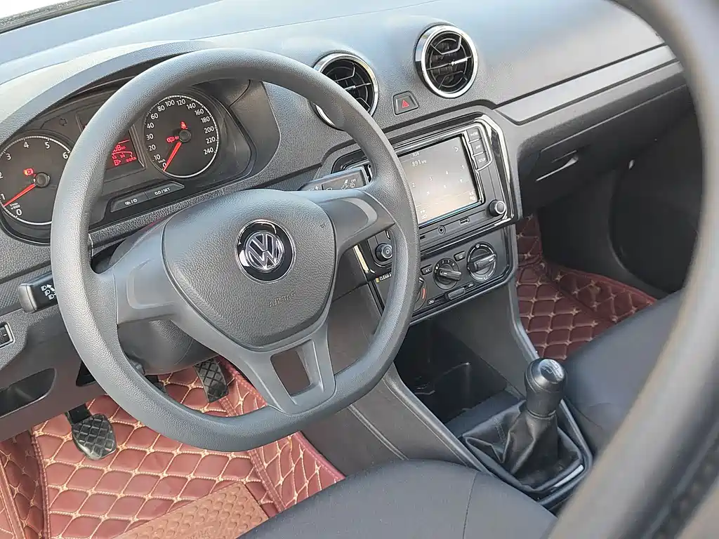 Volkswagen Jetta 2018 — фото 13