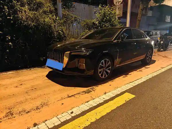 Hongqi H5 PHEV 2025