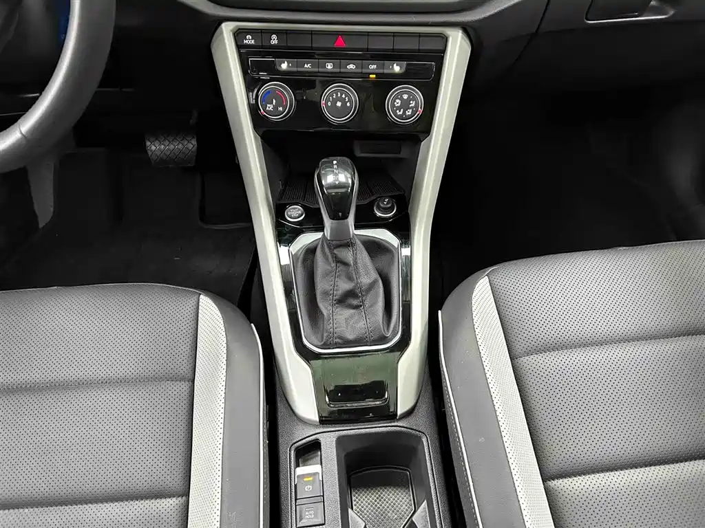 Volkswagen T-Roc 2024