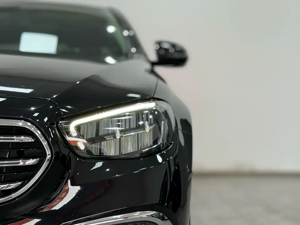 Mercedes-Benz E-Class 2022 — фото 16