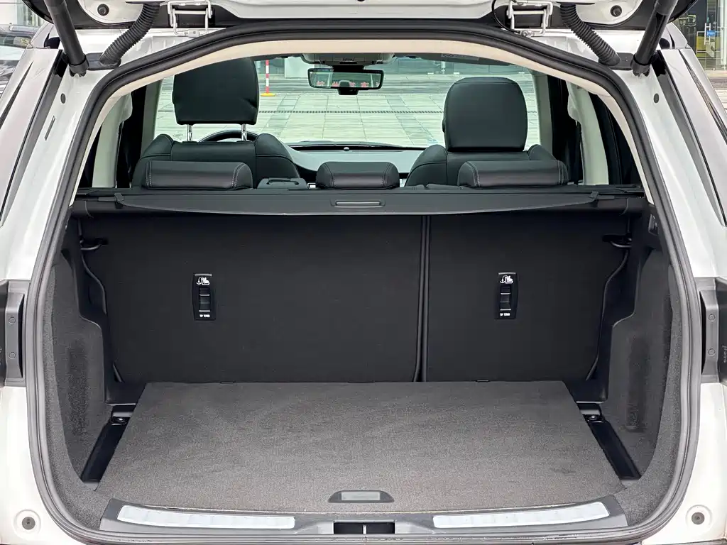 Land Rover Discovery Sport 2024 — фото 28