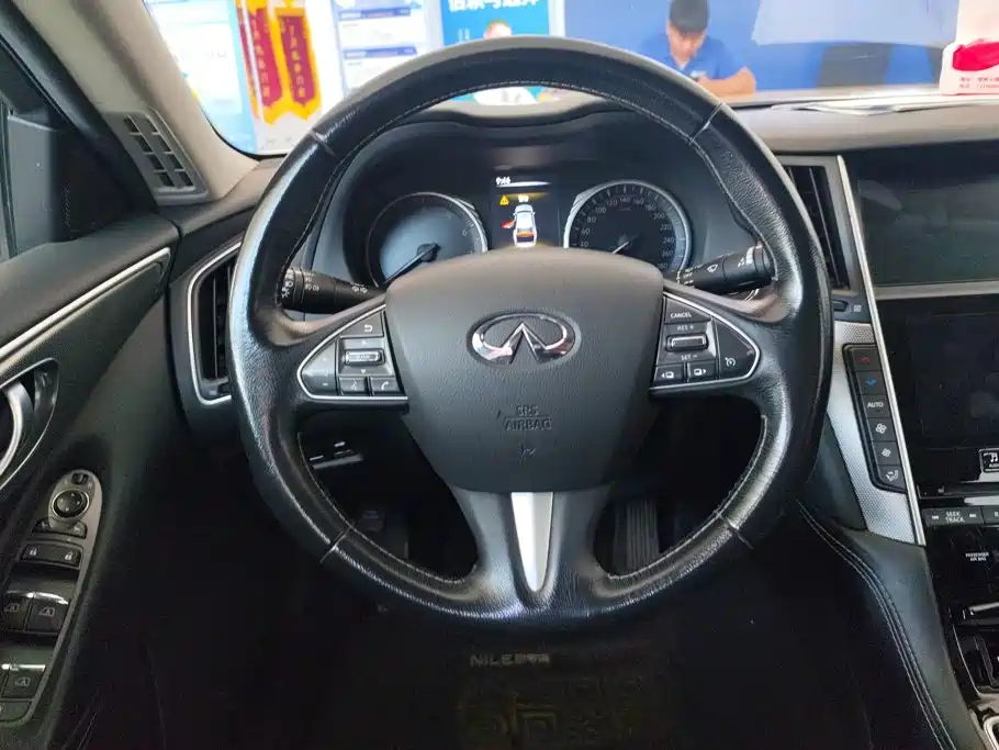 Infiniti Q50L 2017 — фото 15