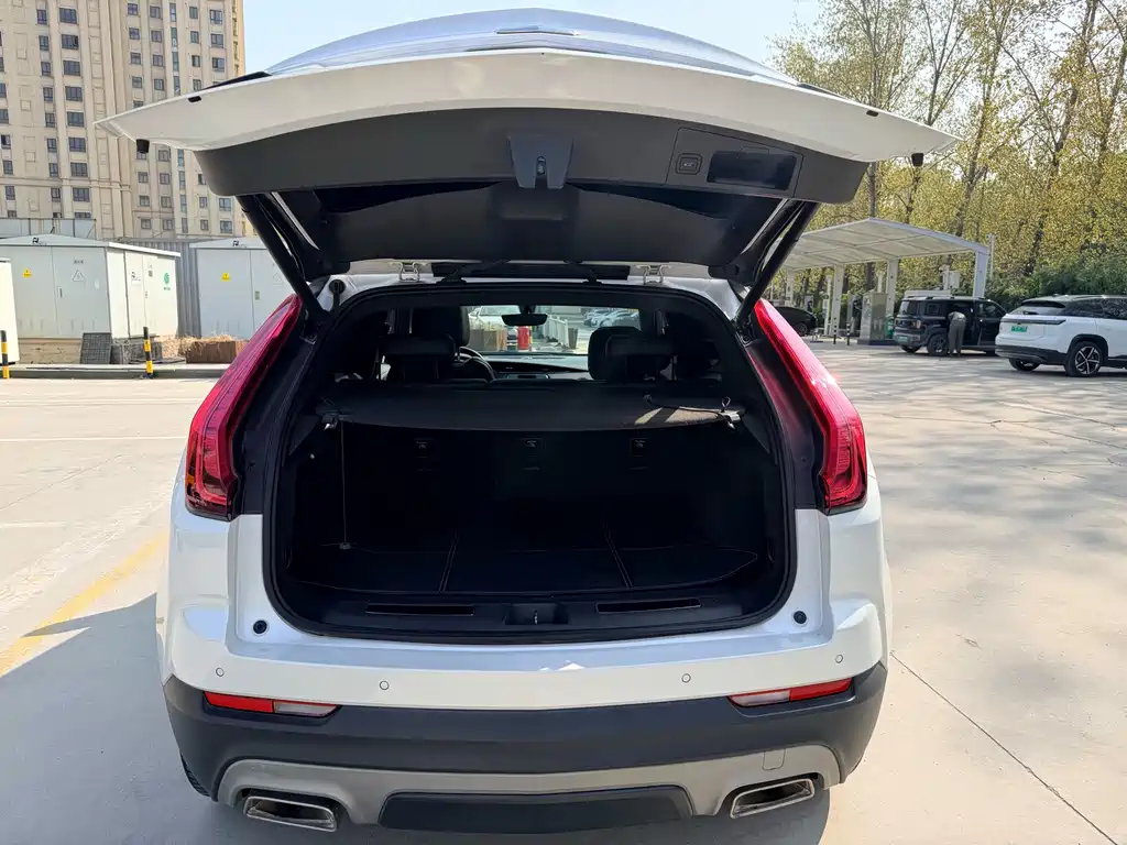 Cadillac XT4 2019 — фото 11