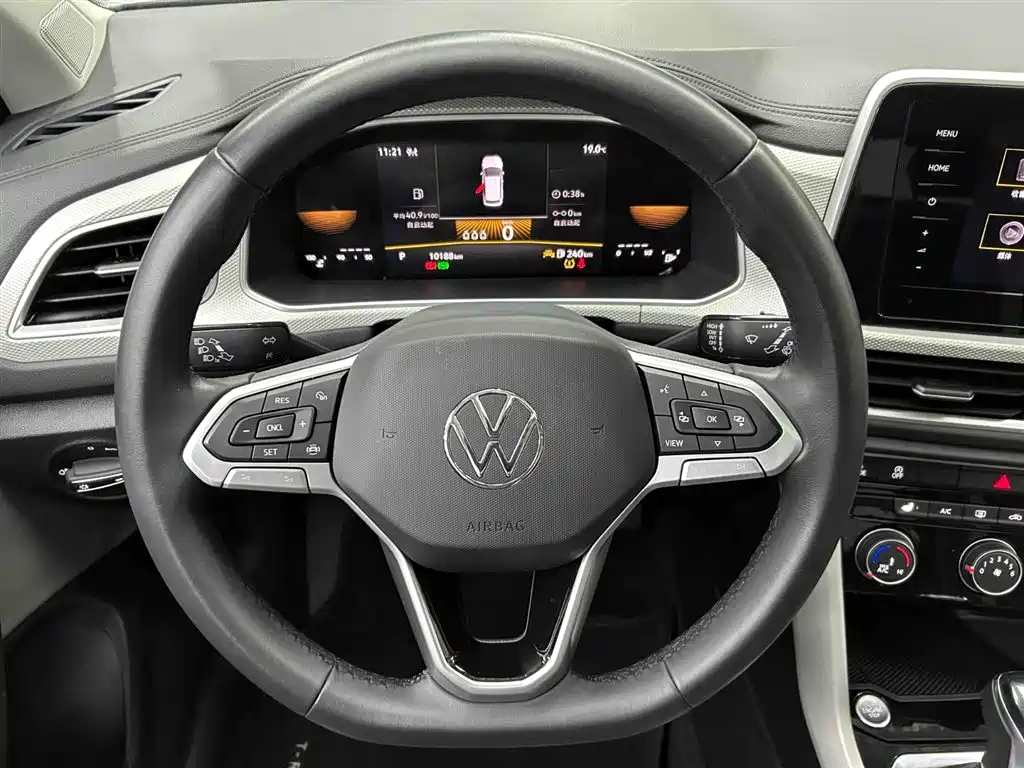 Volkswagen T-Roc 2024