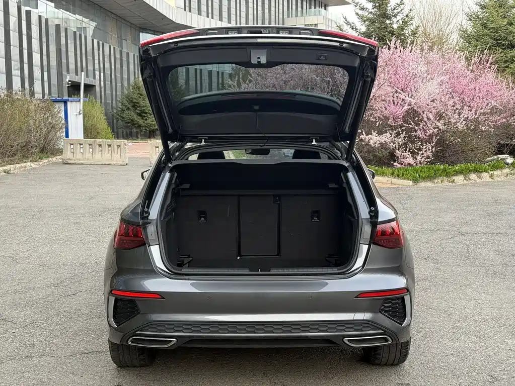 Audi A3 2023 — фото 18