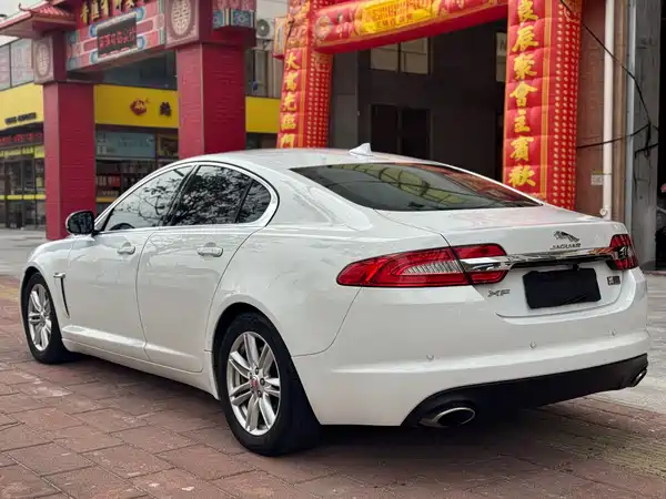 Jaguar XF 2014