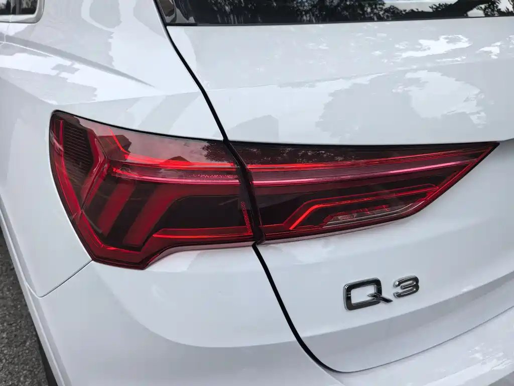 Audi Q3 2021 — фото 20