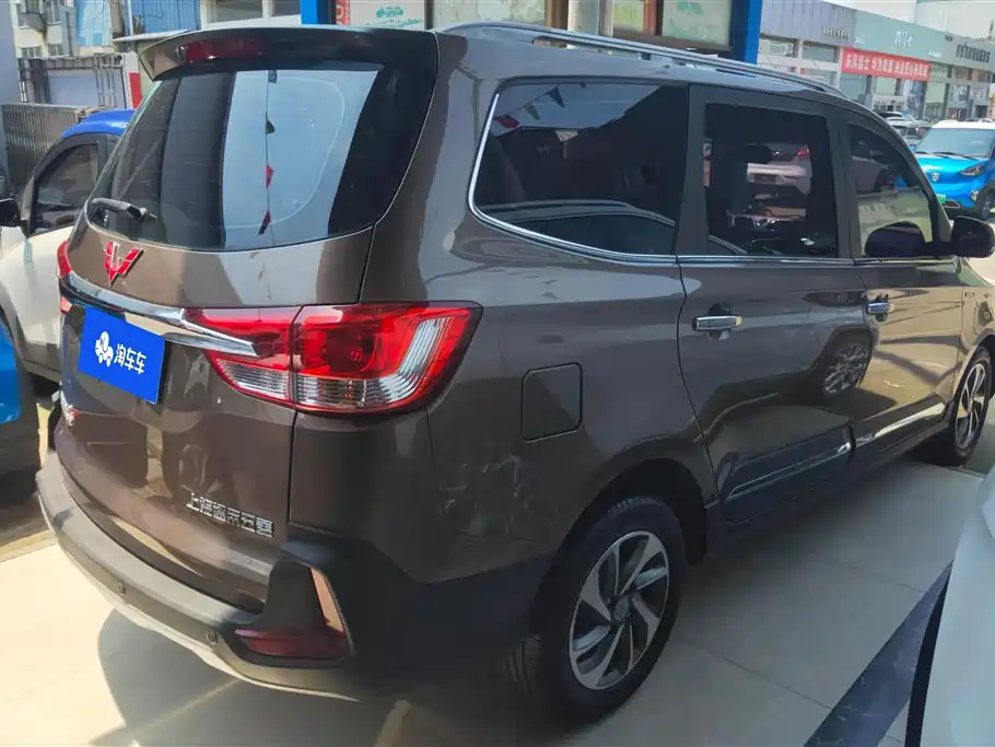 Wuling Hongguang 2017 — фото 3