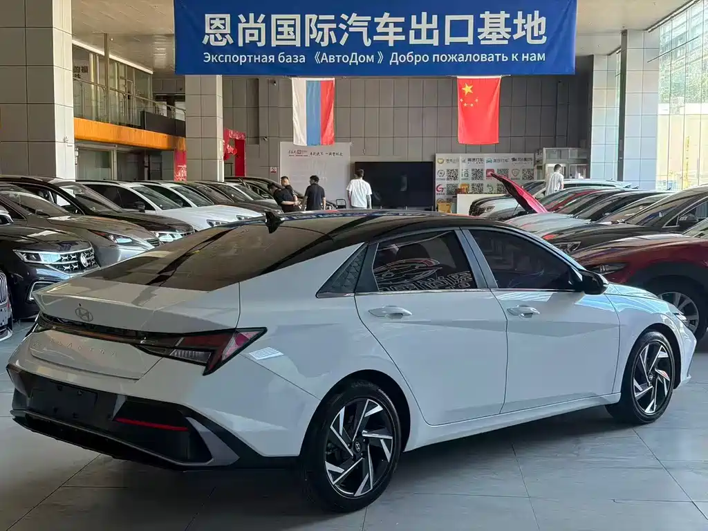 Hyundai Elantra 2023