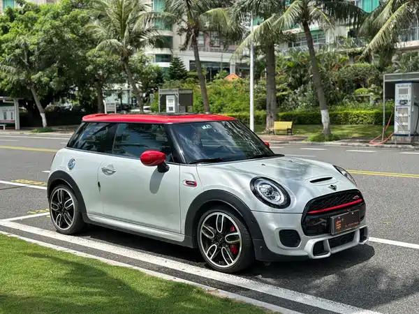 MINI JCW 2021