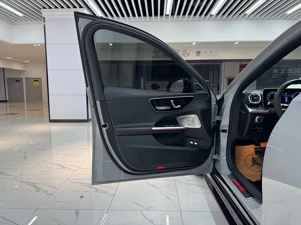 Mercedes-Benz C-Class AMG New Energy 2025 — фото 10